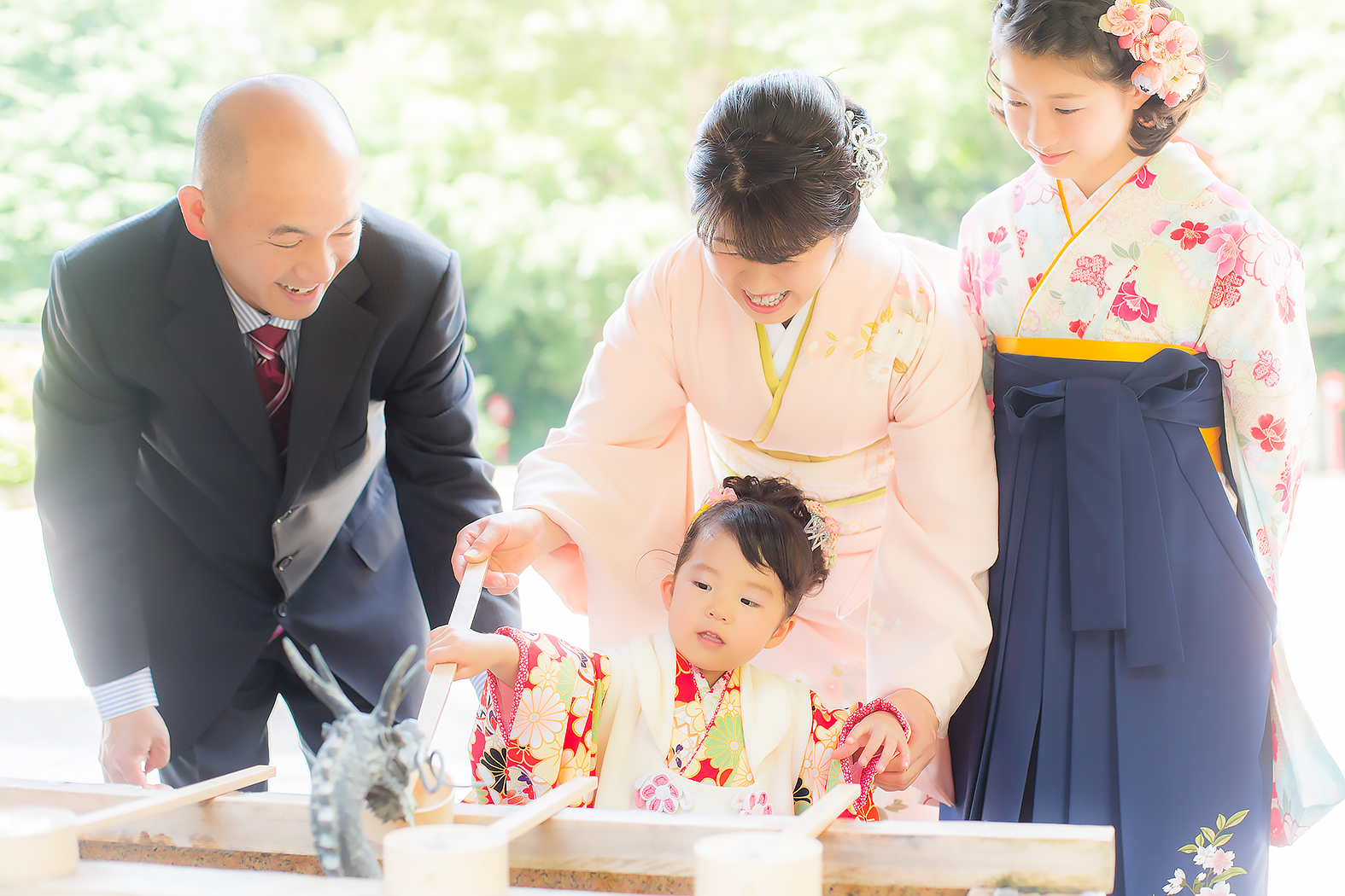 七五三,3歳,着物,姉妹,神社,ロケ,外出,お参り,家族写真