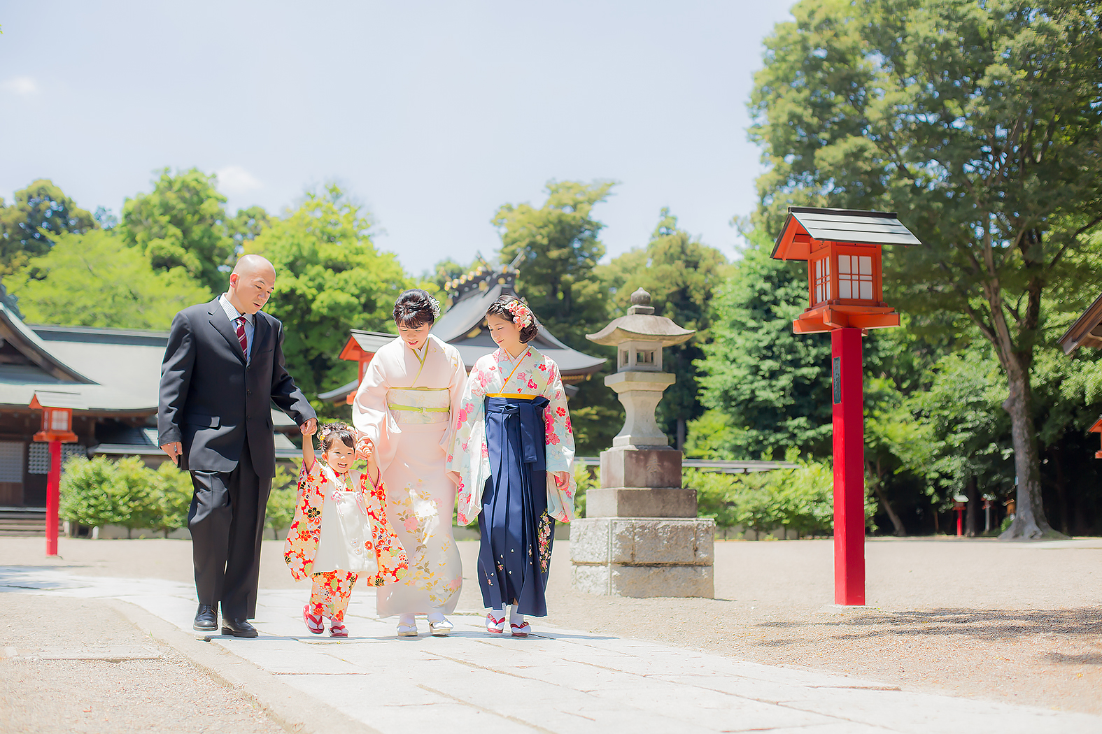 七五三,3歳,着物,姉妹,神社,ロケ,外出,お参り,家族写真