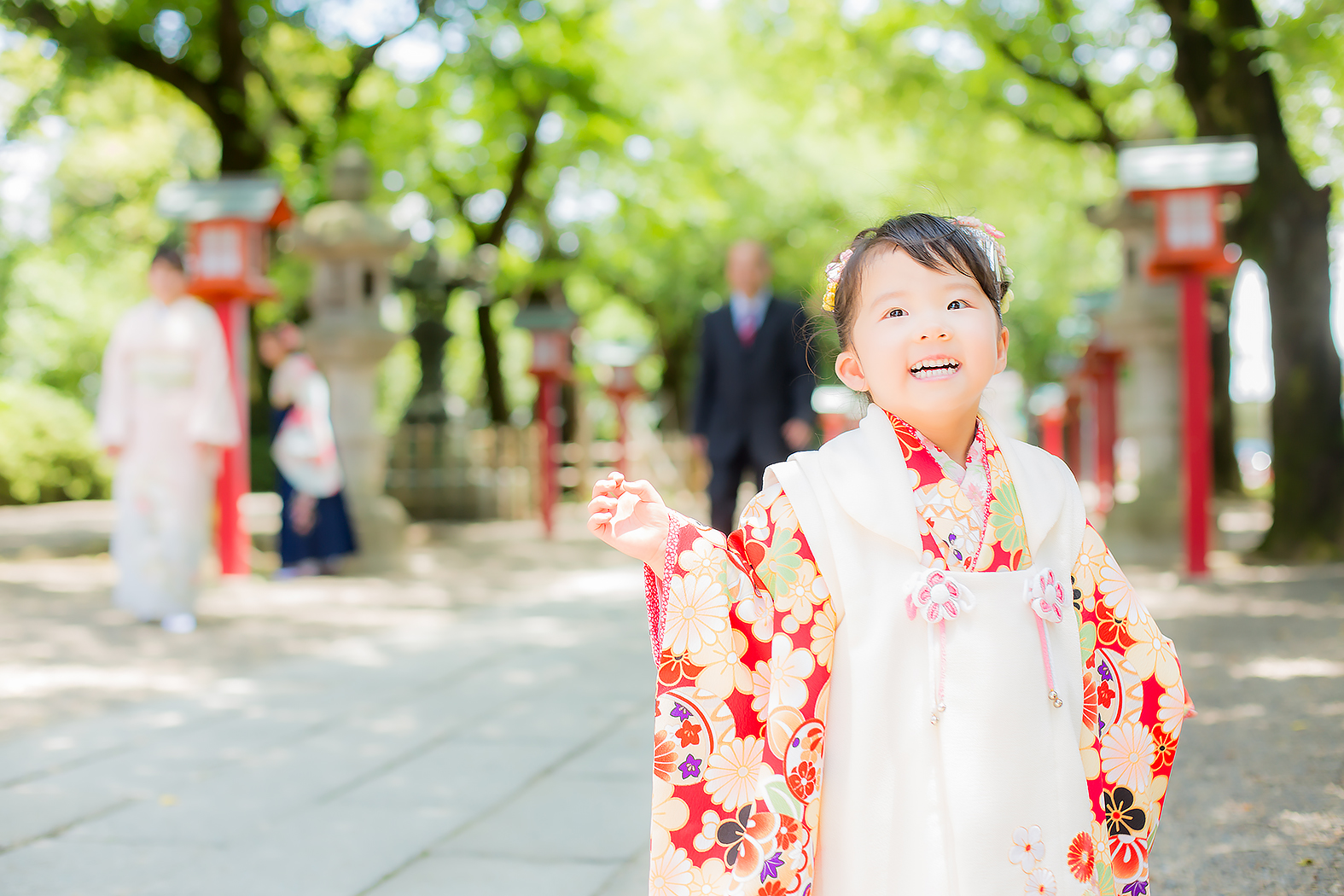 七五三,3歳,着物,姉妹,神社,ロケ,外出,お参り,家族写真